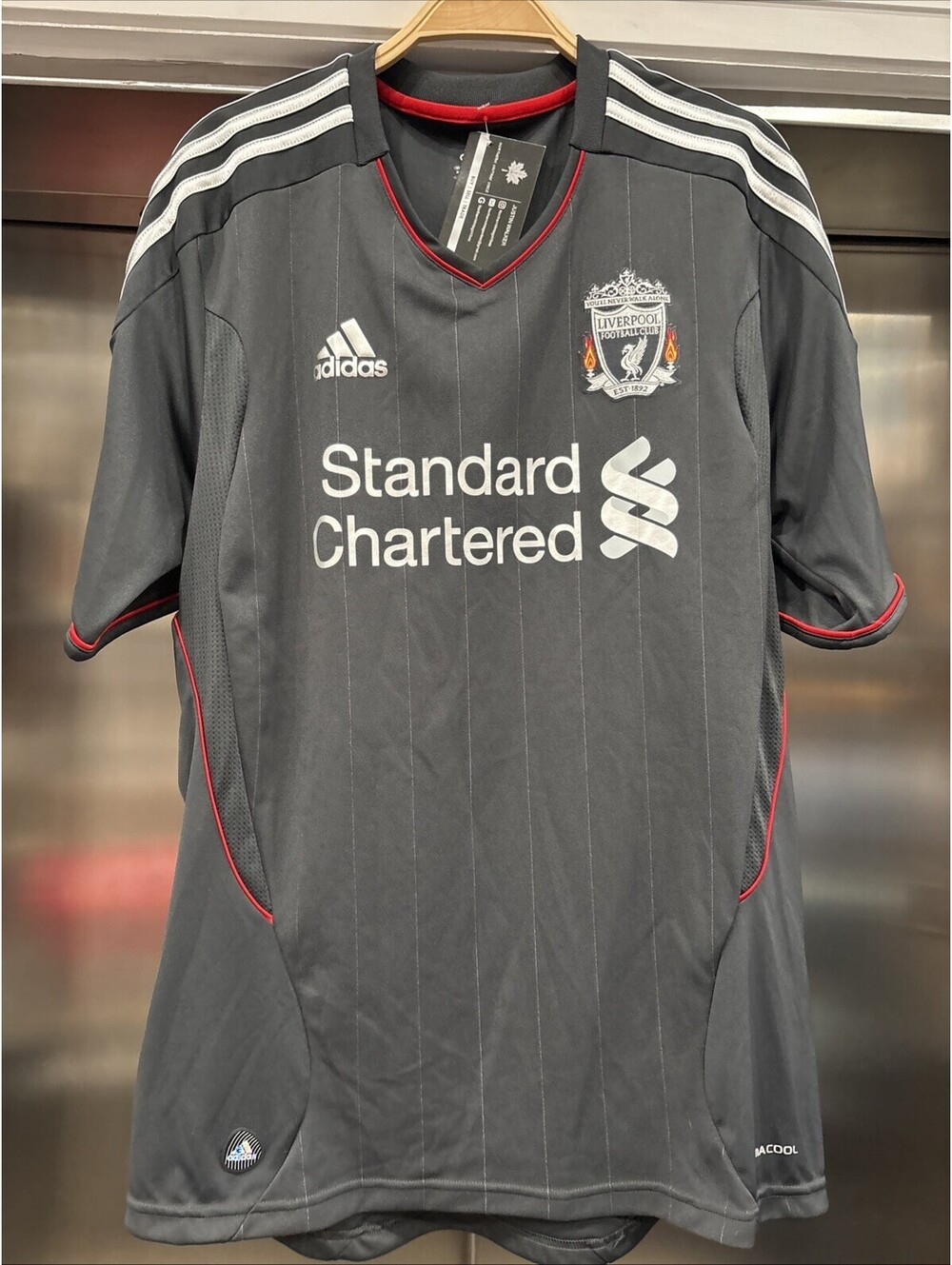LIVERPOOL 2011 2012 LFC AWAY FOOTBALL SHIRT SOCCER JERSEY ADIDAS Sz M